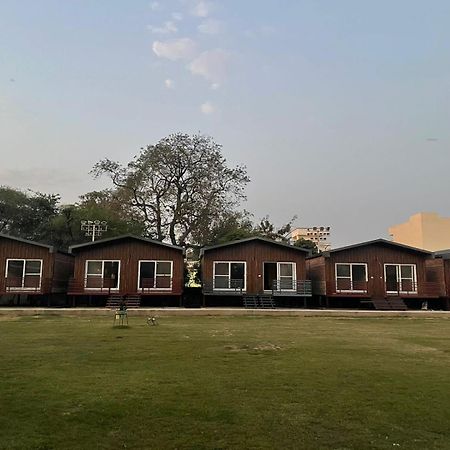 Vrindavan Greens Resort Udaipur Bagian luar foto