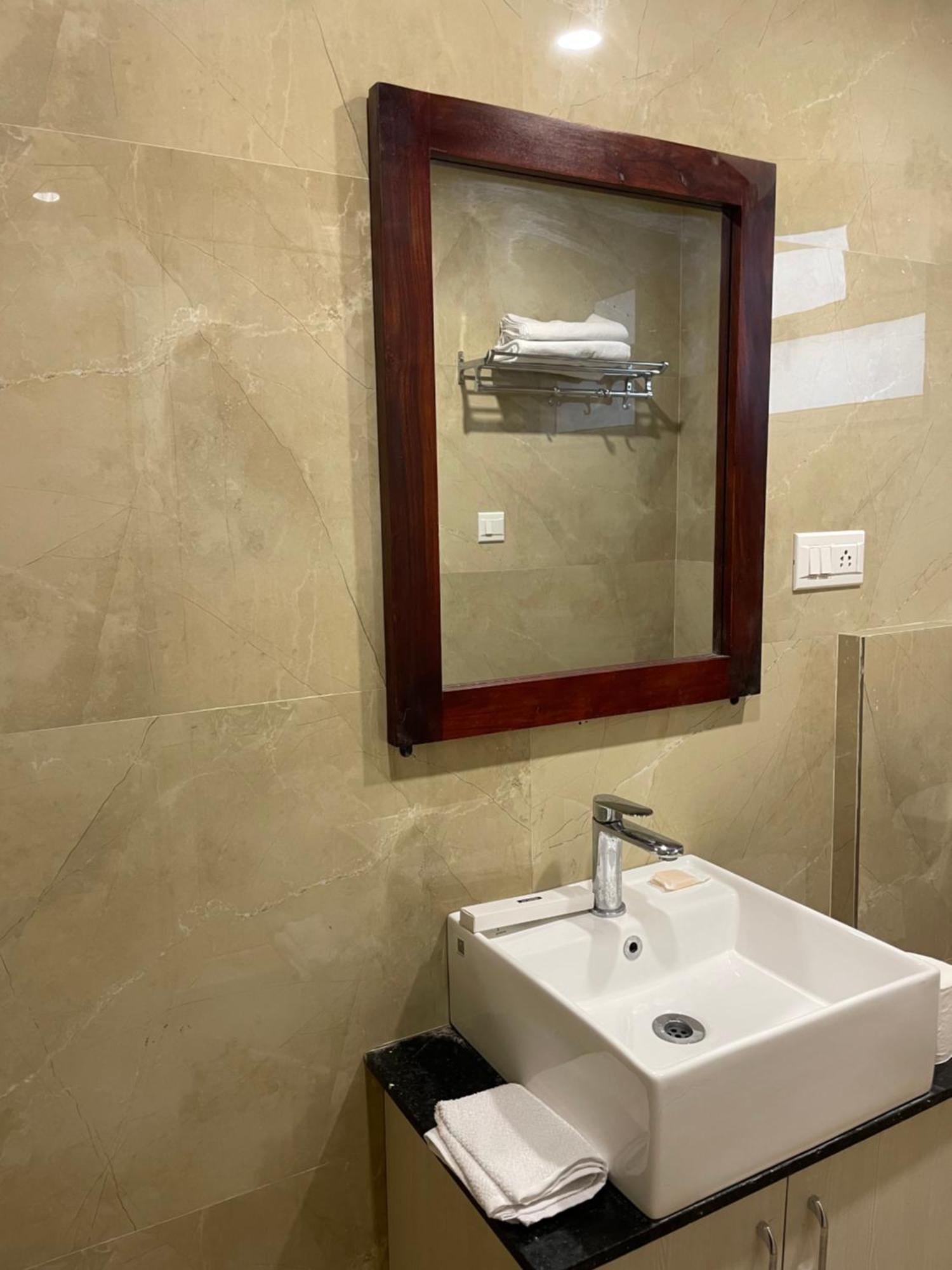 Vrindavan Greens Resort Udaipur Bagian luar foto
