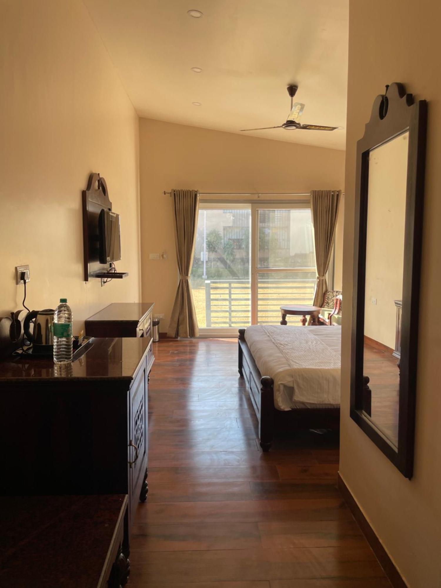 Vrindavan Greens Resort Udaipur Bagian luar foto