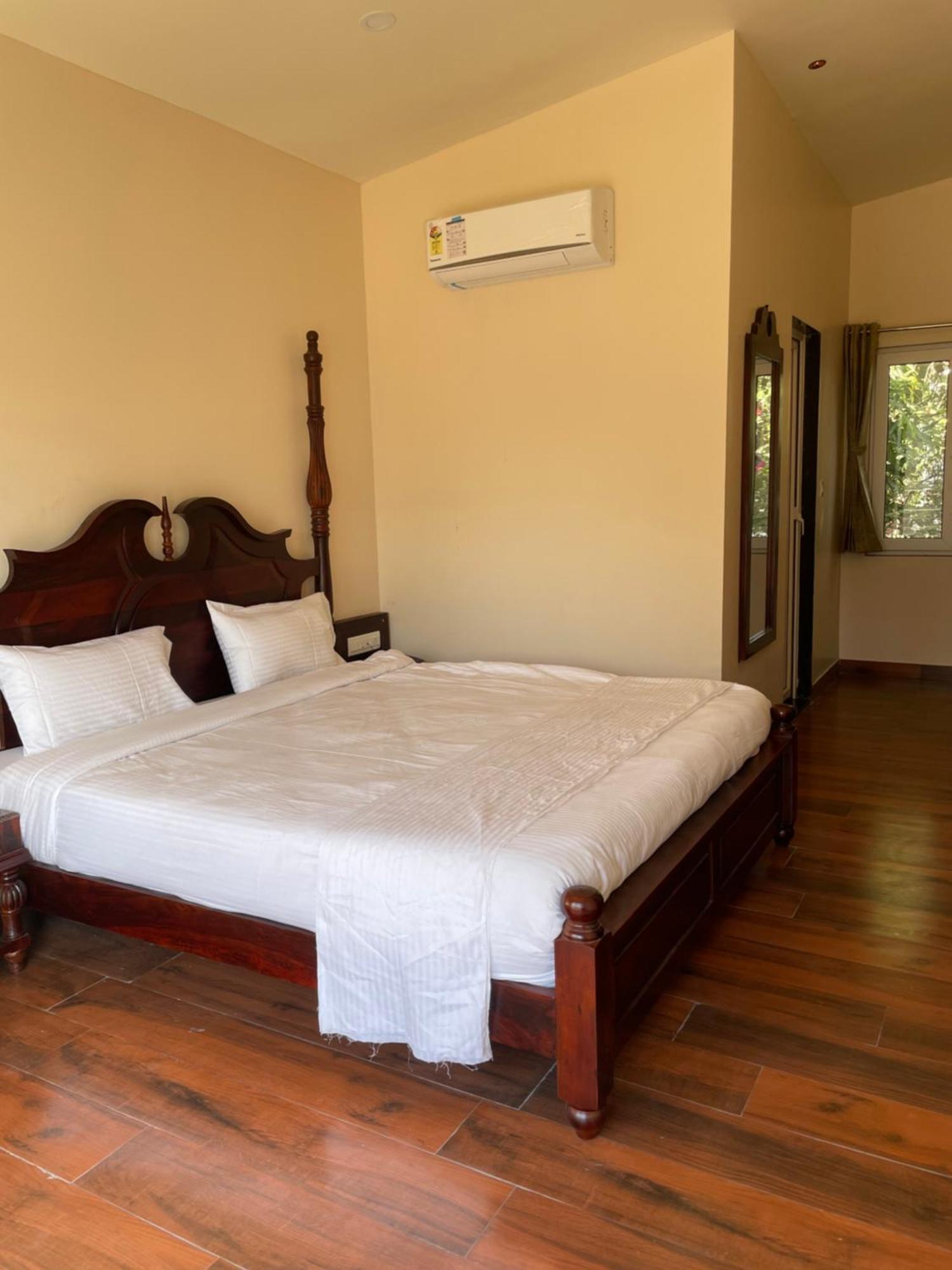 Vrindavan Greens Resort Udaipur Bagian luar foto