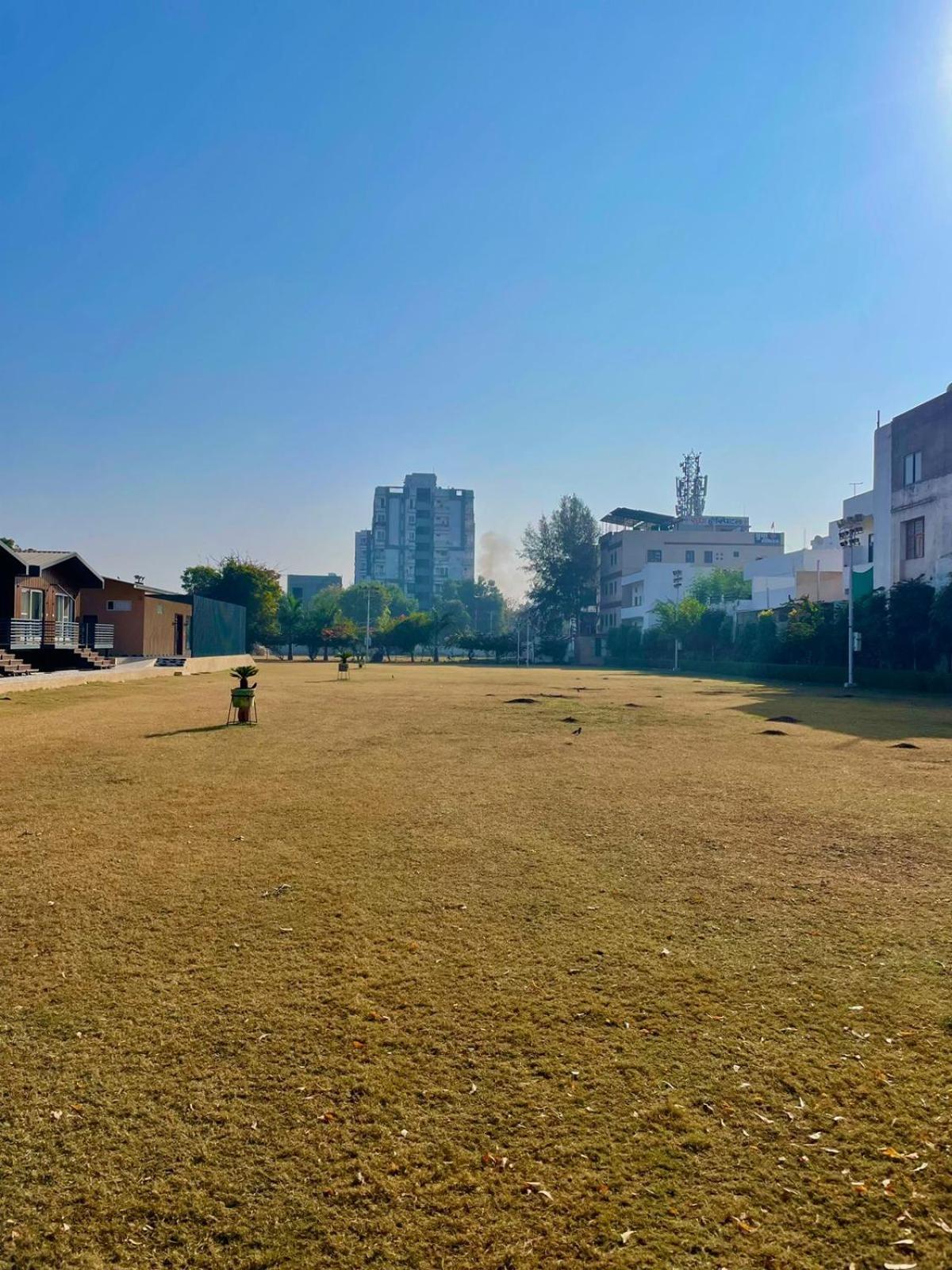 Vrindavan Greens Resort Udaipur Bagian luar foto